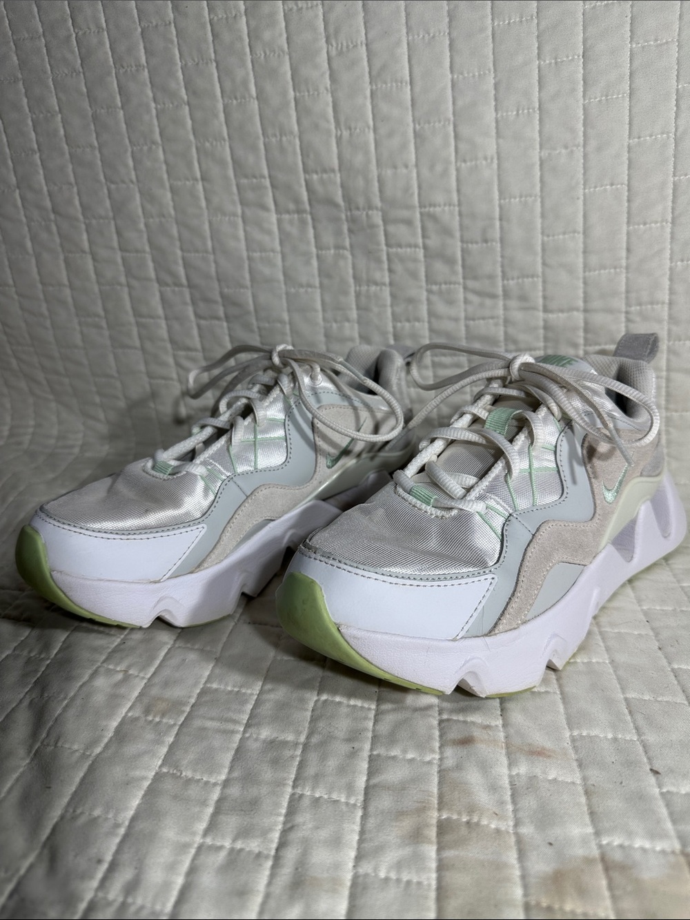Nike Women's RYZ 365 2 sneaker in white with pistachio frost accents